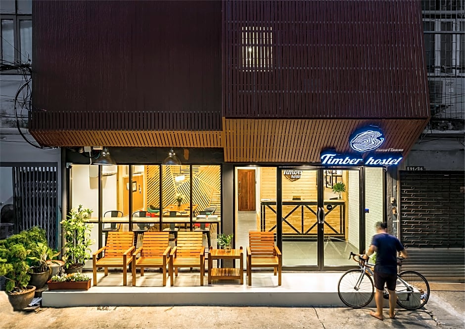 Timber Hostel by ZUZU