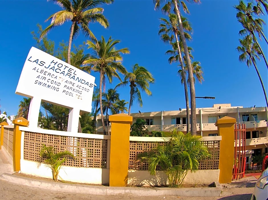 Hotel Las Jacarandas