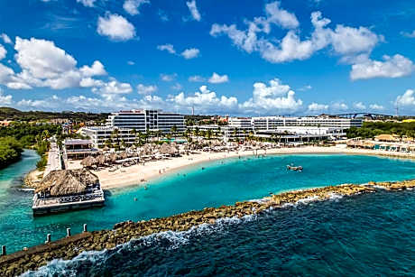 Mangrove Beach Corendon Curacao All-Inclusive Resort, Curio