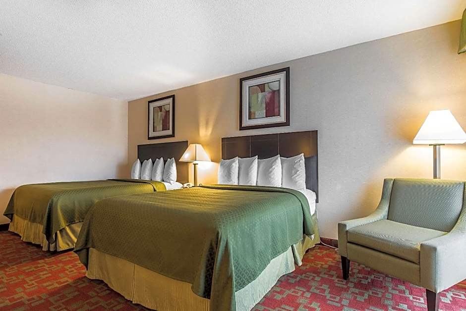 Photo 1 of 1 of 2 Queen Beds, Accessible