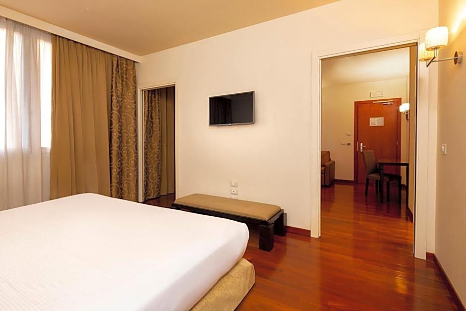 Crowne Plaza Venice East By IHG