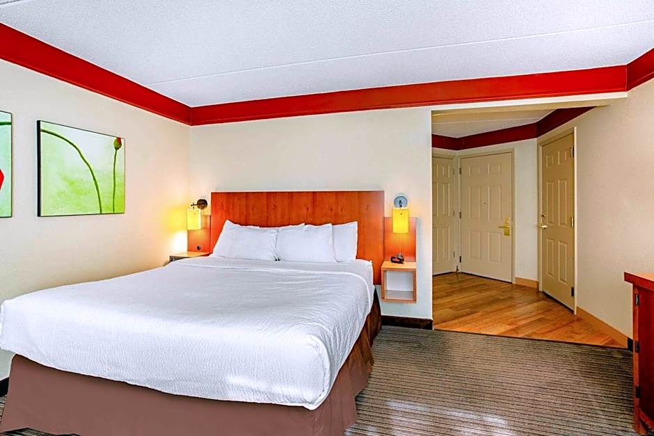 La Quinta Inn & Suites by Wyndham Raleigh/Durham Southpoint