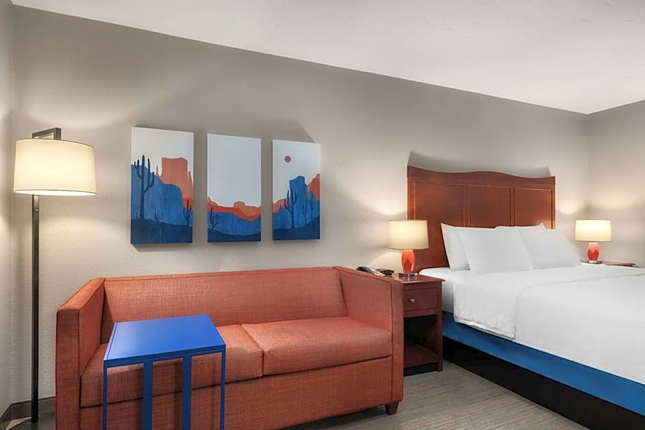 Hampton Inn By Hilton And Suites El Paso-Airport