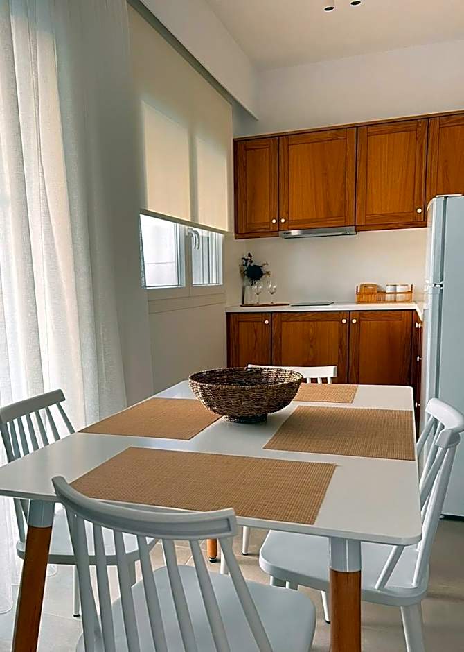 Irini Seaside Luxury Apartments