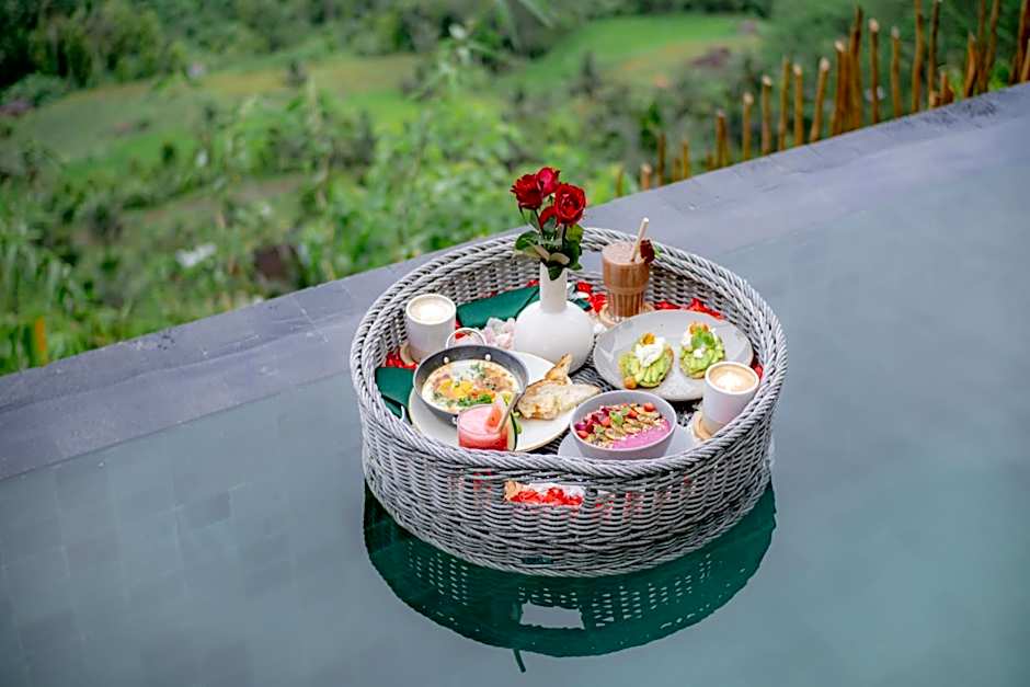 3 Bdr - Luxury Cliffside Bamboo Villa