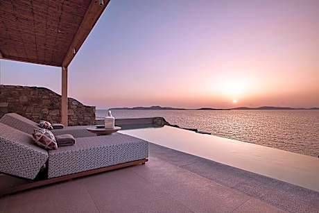 Suite with sea view and outdoor heated whirpool