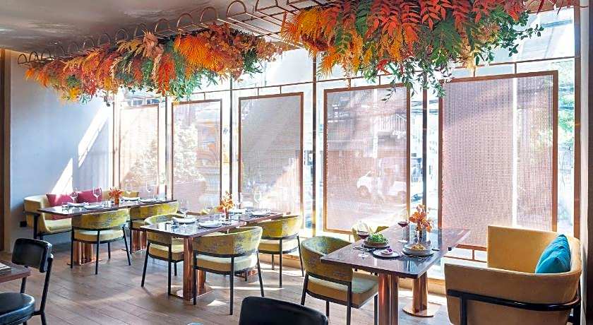 Valia Bangkok Sukhumvit 24 by Kingston Hotels