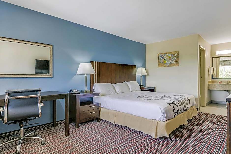 Econo Lodge Inn & Suites Enid South