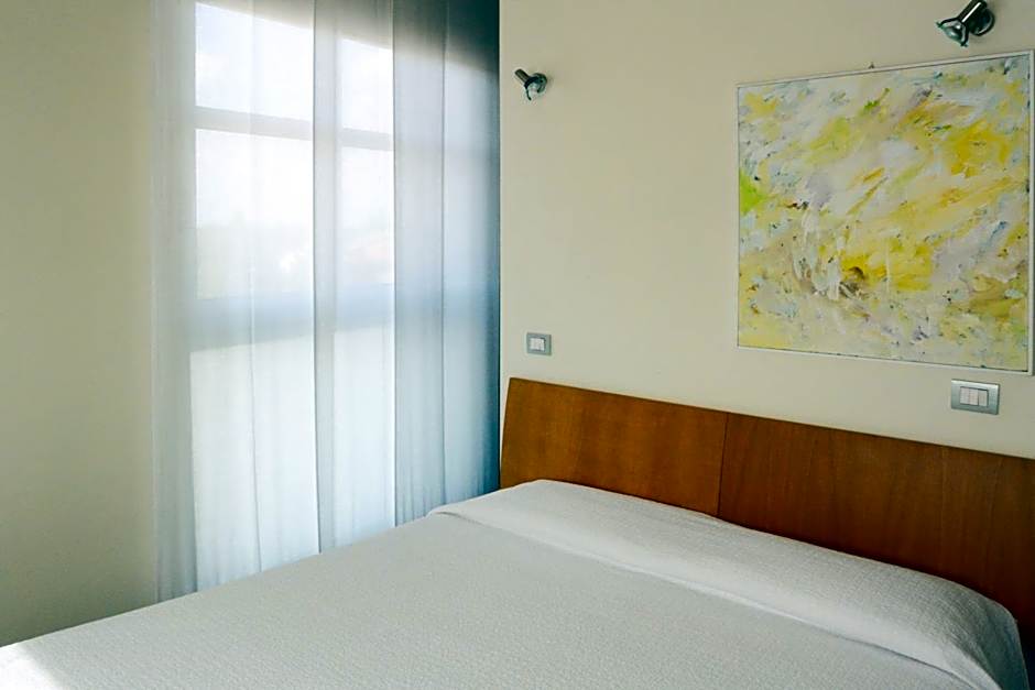 Vista Hotel & Residence