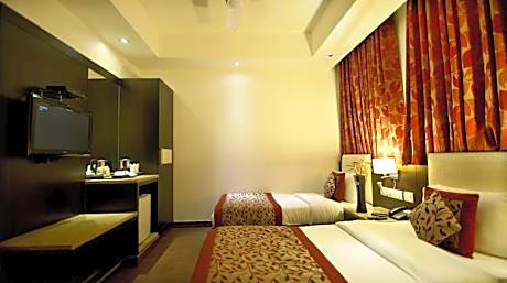 Deluxe Double or Twin Room with Free Airport Pickup