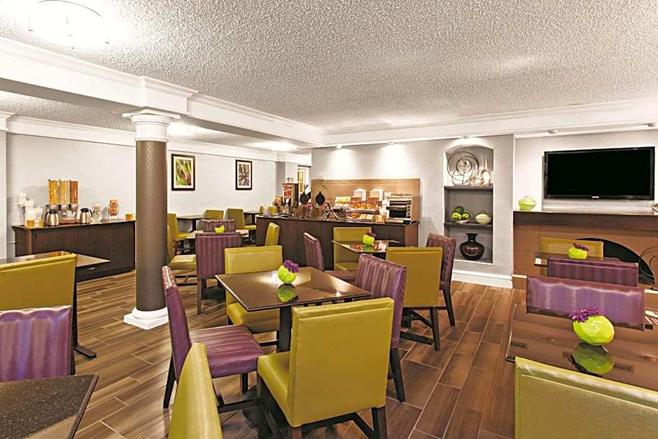 La Quinta Inn & Suites by Wyndham Fresno Yosemite