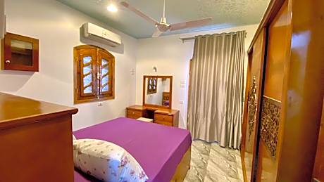 Deluxe Queen Studio