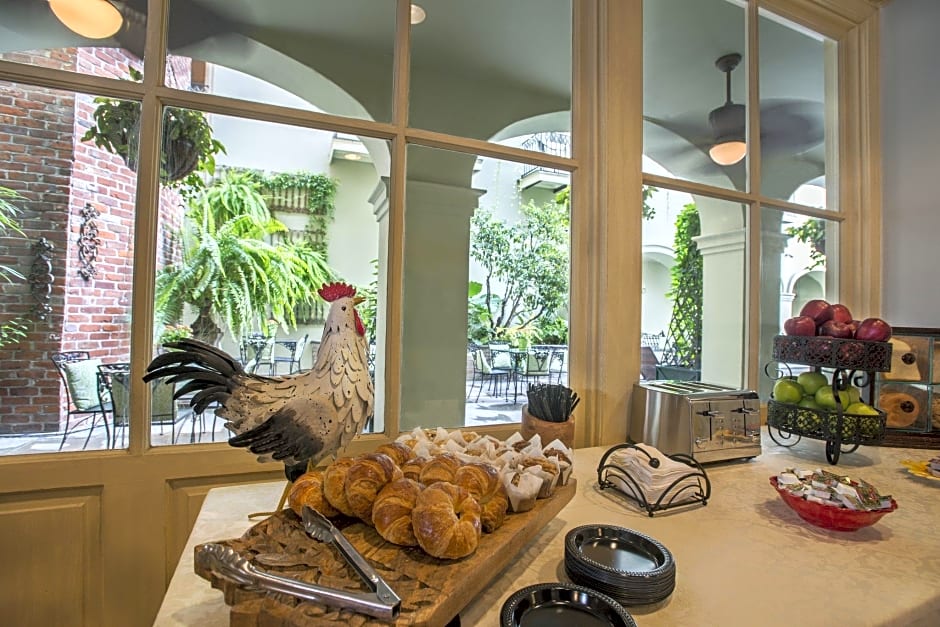 Bienville House Hotel