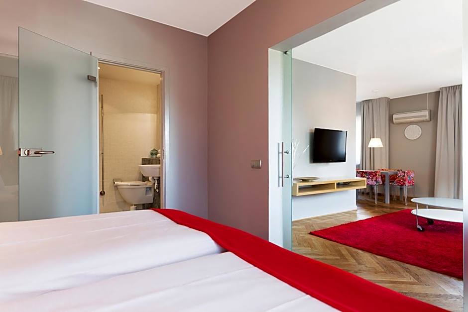 Photo 1 of 12 of Suite