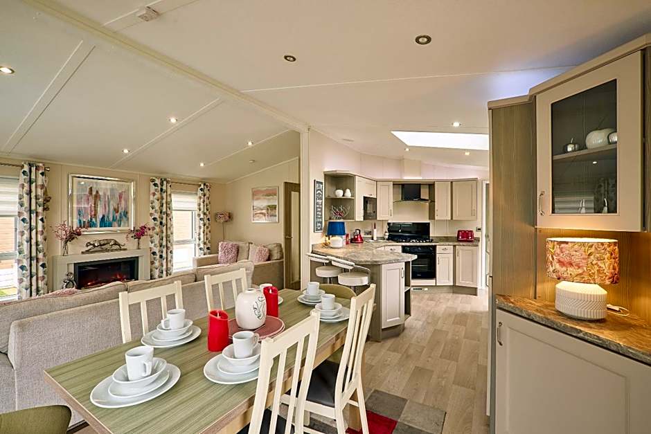 The Crucible lodge with Hot Tub