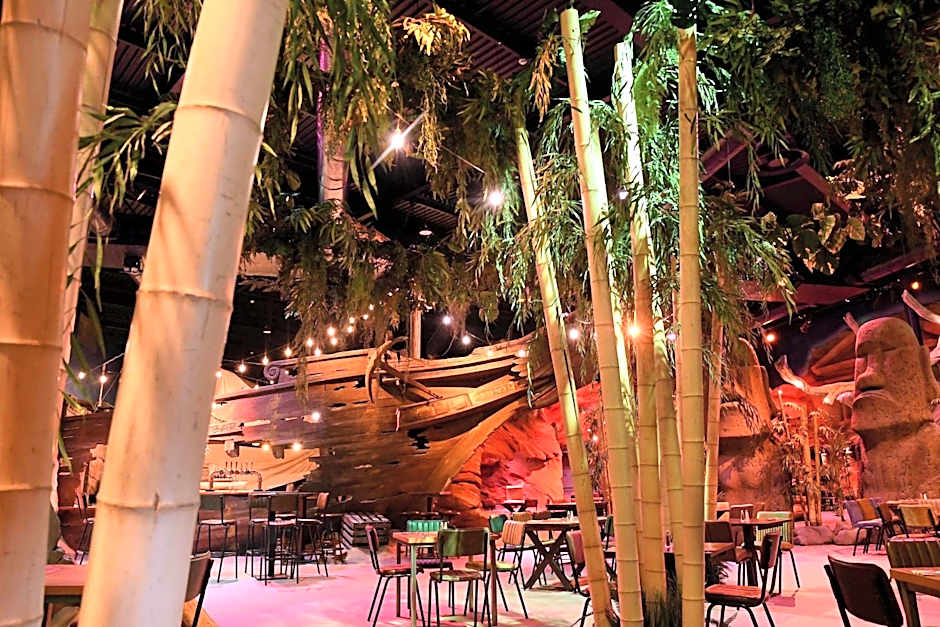 Hex Wildlife Hotel at Yorkshire Wildlife Park