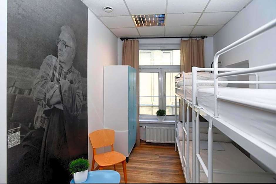 Warsaw Hostel Centrum Private Rooms & Dorms