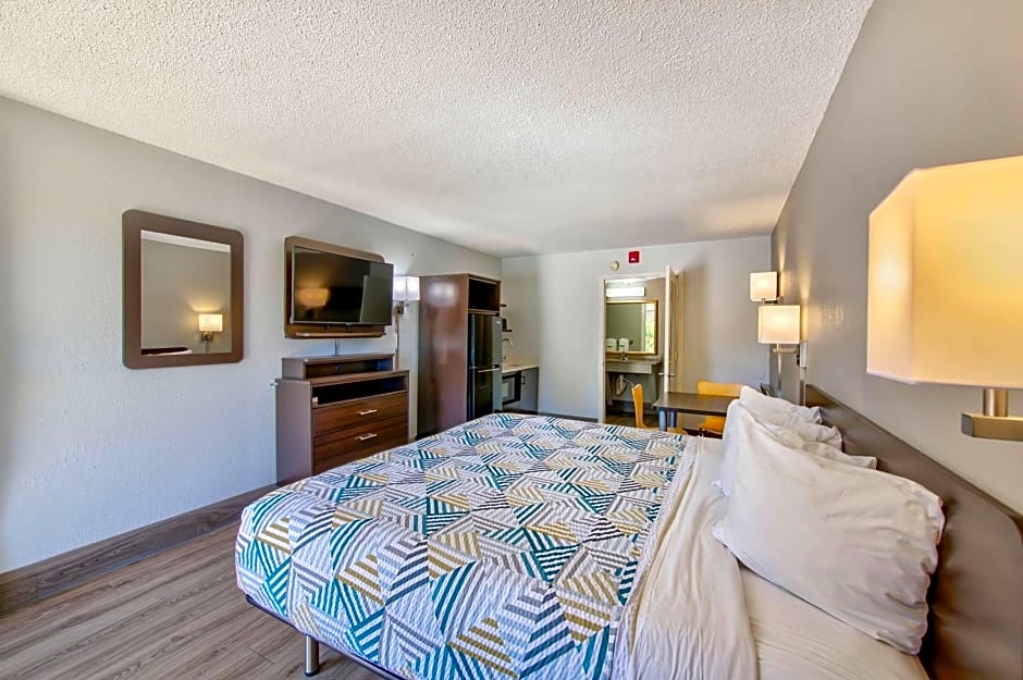 Motel 6 Birmingham, AL - Medical Center - nverness Hwy 280