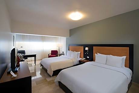 Premium Two Queen Beds - Non-Smoking