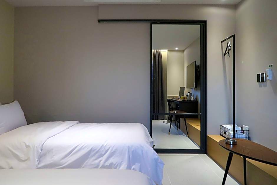 Changwon Brown dot Hotel Palyong