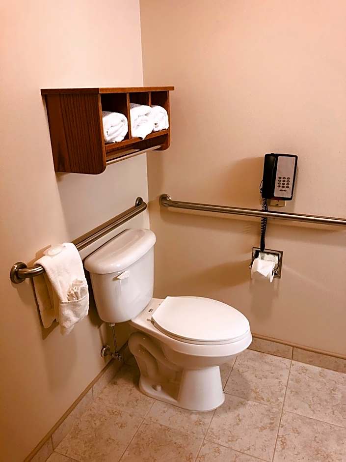 Shenandoah Inn & Suites