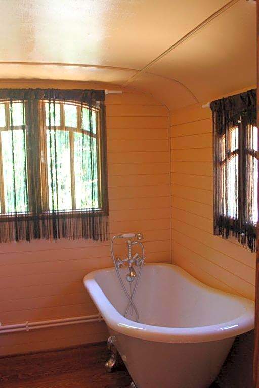 La roulotte "Les Saintes"