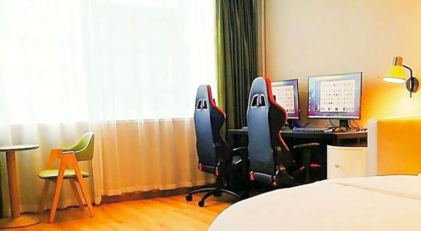 Vatica Huanggang Luotian County City Square Hotel