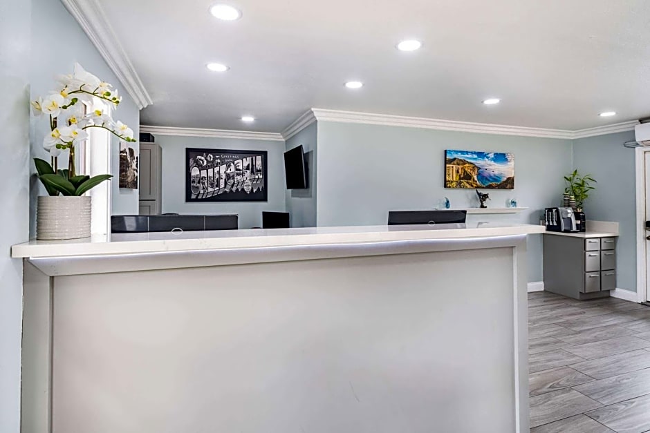 Aura Inn Monterey