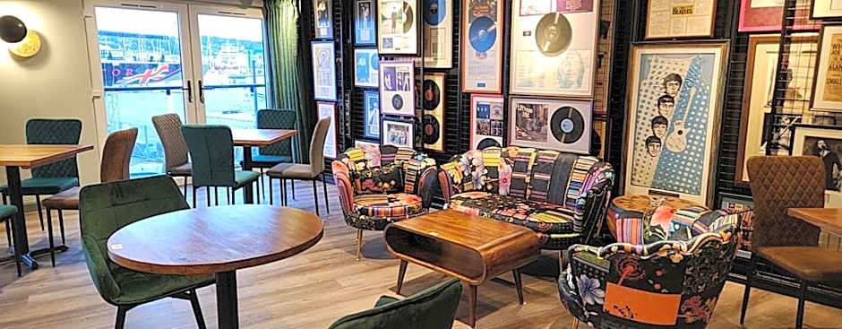 Pinnacle Suites Hotel