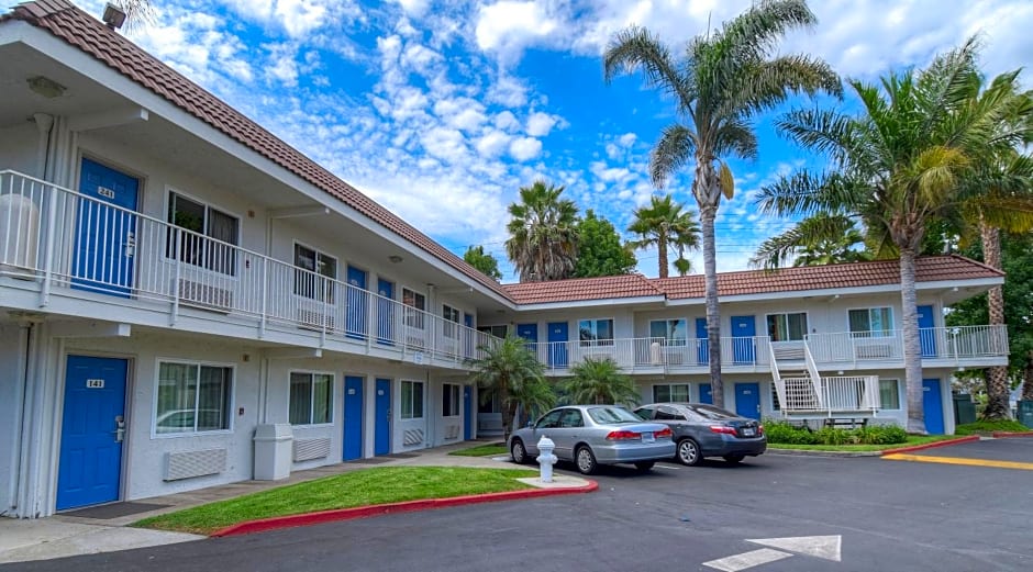 Motel 6-Costa Mesa, CA