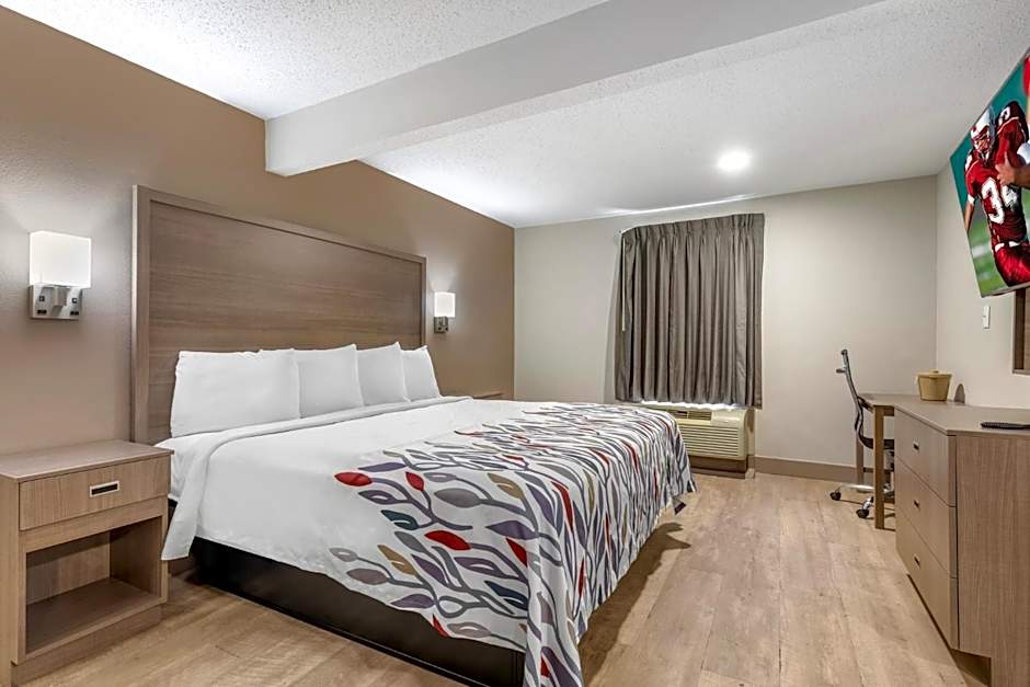 Red Roof Inn & Suites Newport News