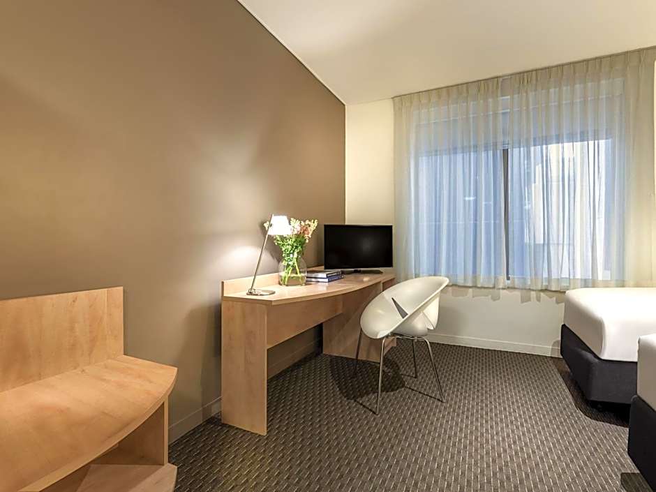 ibis Melbourne Hotel and Apartments