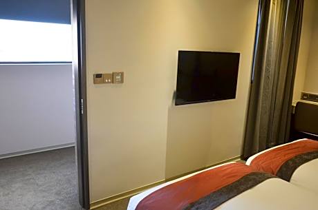 Comfort Twin Room with Internal Window