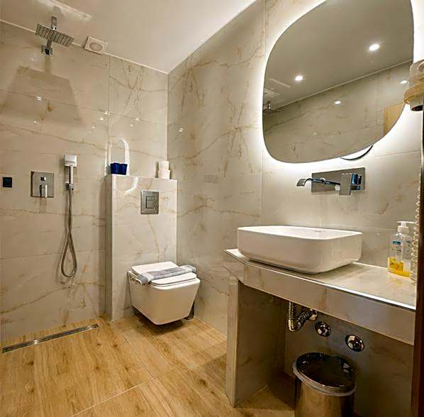 Hotel Avra
