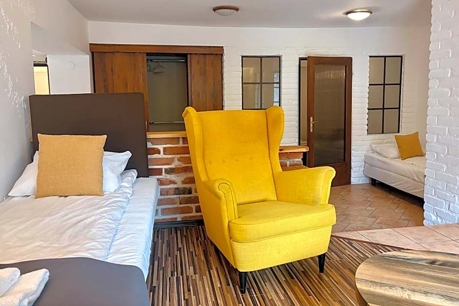 Pod Wzgórzem Bed & Breakfast