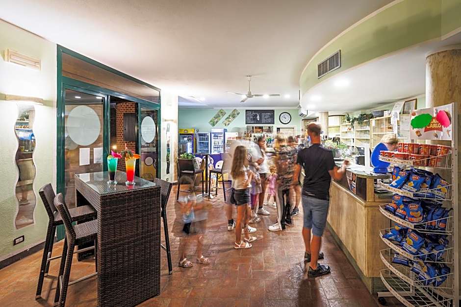 Villaggio Turistico La Cecinella