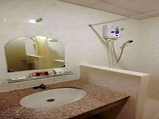 Rafael Mansion Bangkok Airport