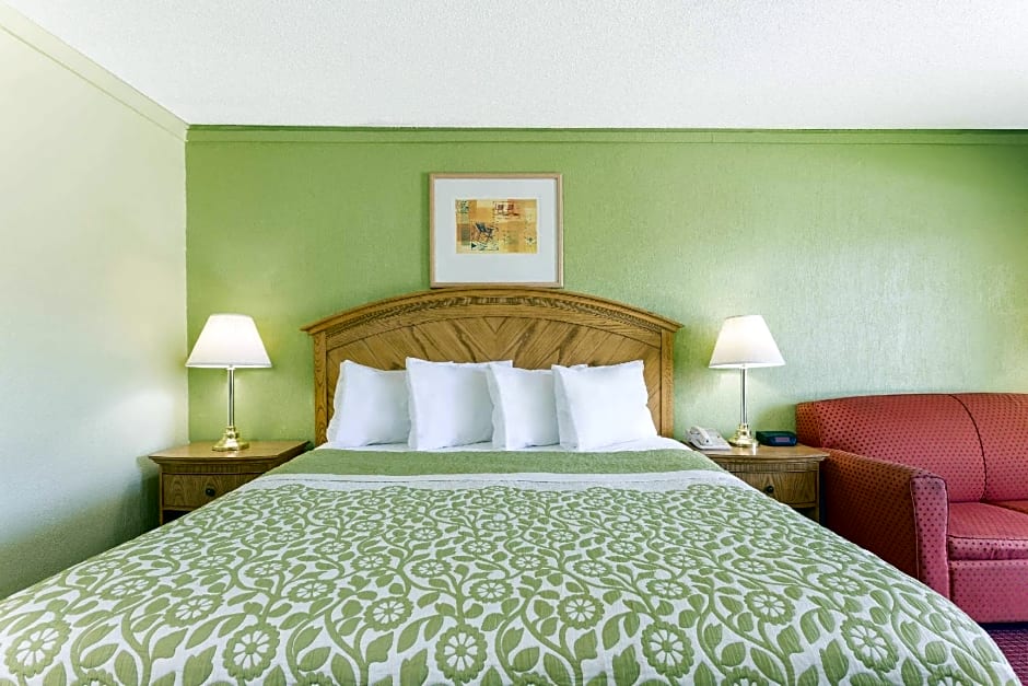 Days Inn by Wyndham Washington