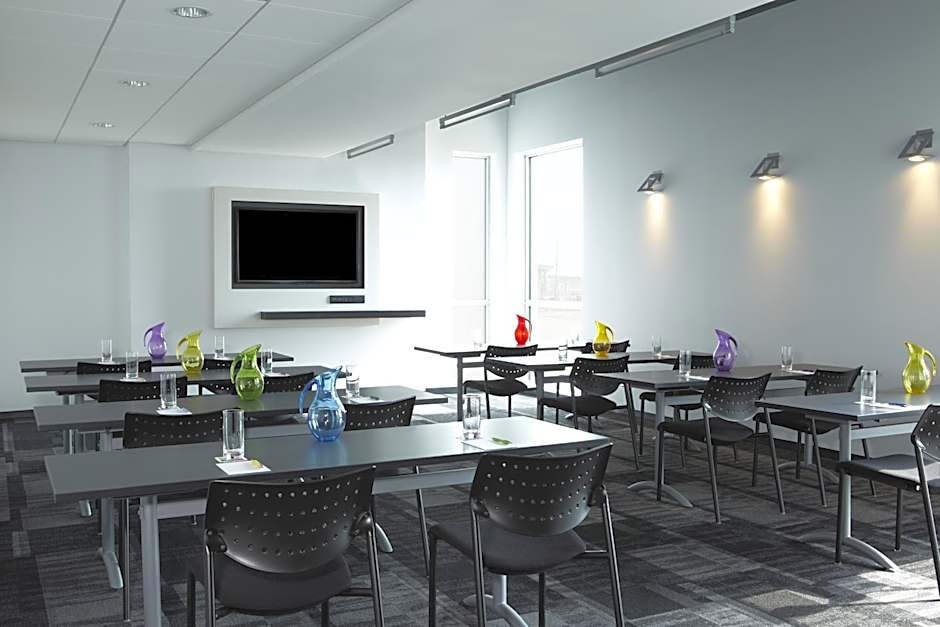 Alt Hotel Toronto Pearson