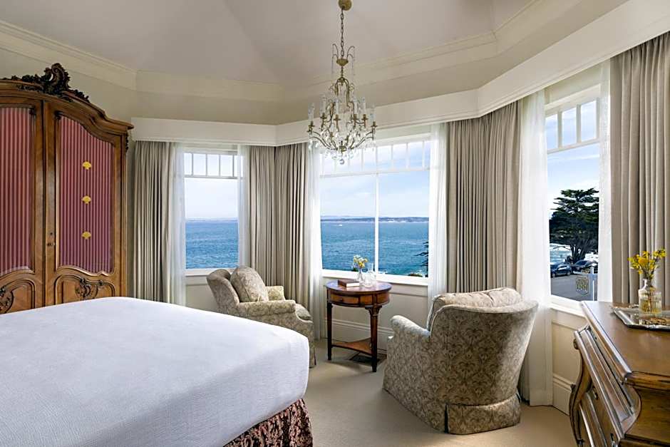 Seven Gables Inn