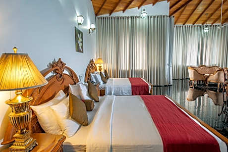 Suite with Lake View