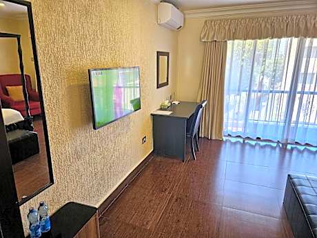 EXECUTIVE ROOM WITH AC
