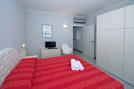 One-Bedroom Apartment (2 Adults)