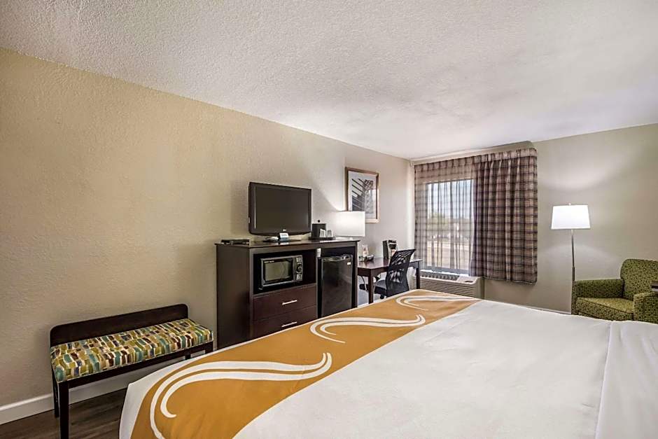 Quality Inn & Suites Quincy - Downtown