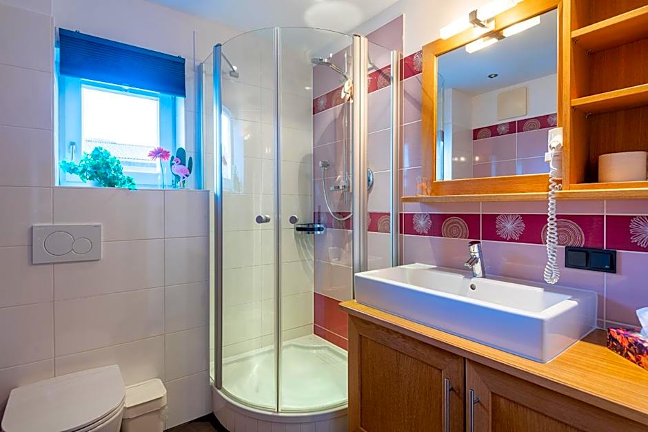 Elinas Mountain Views