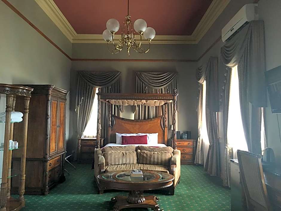 Denison Boutique Hotel