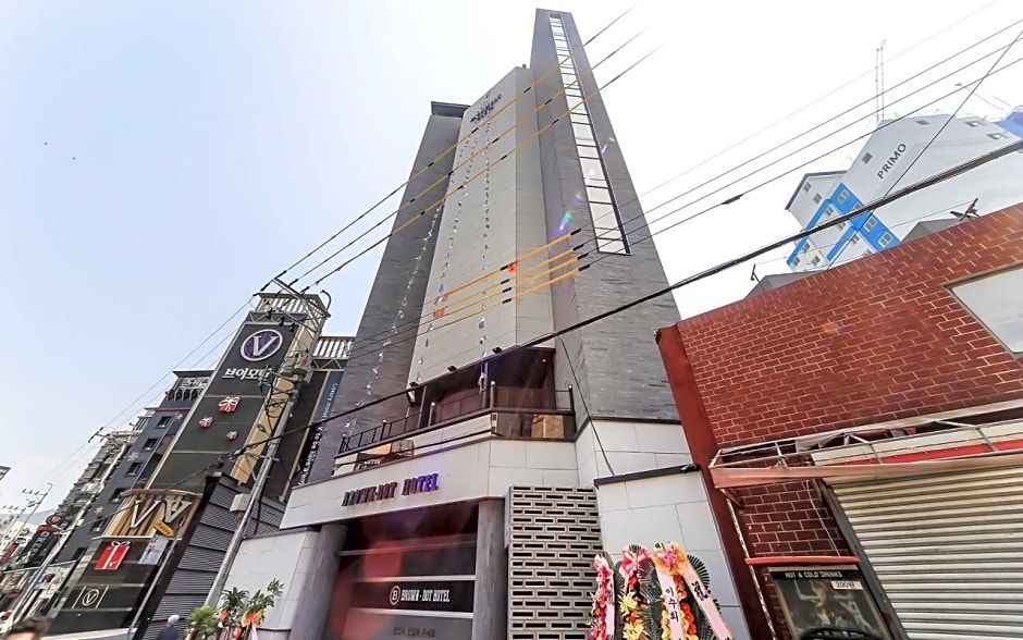 Gupo Brown-Dot Hotel