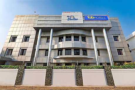 Hotel Silver Grand By Shelter