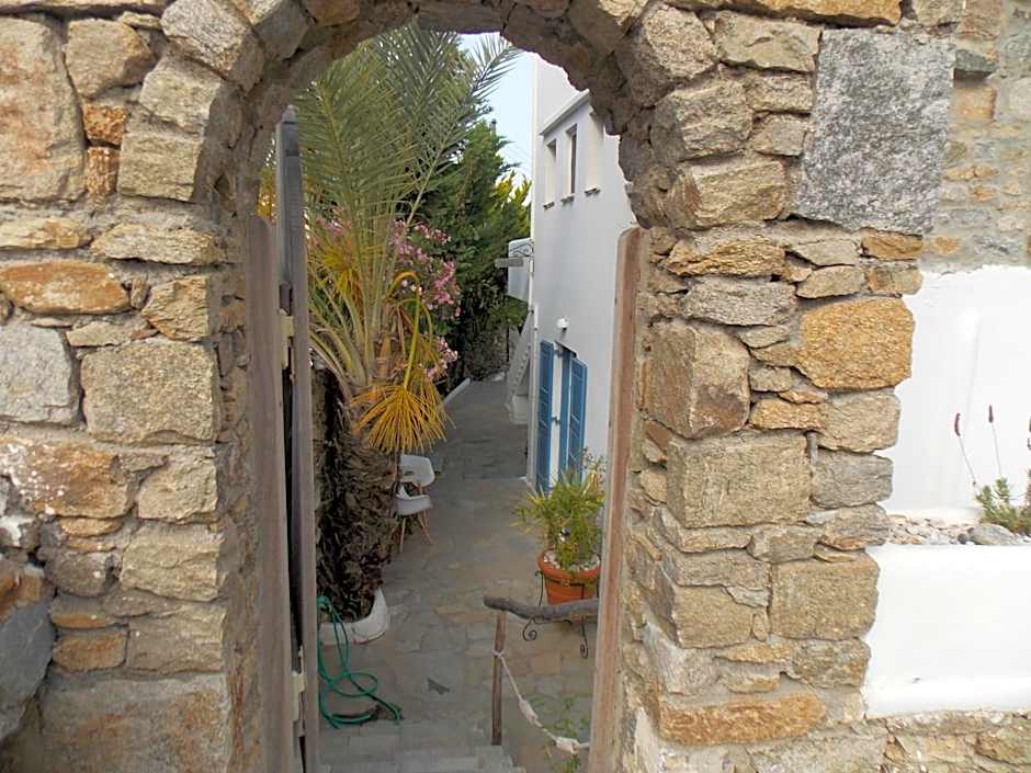 Studios & Suites Rania