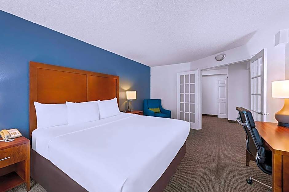 Comfort Inn & Suites Omaha Central